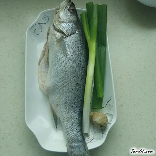 【清蒸鲈鱼】