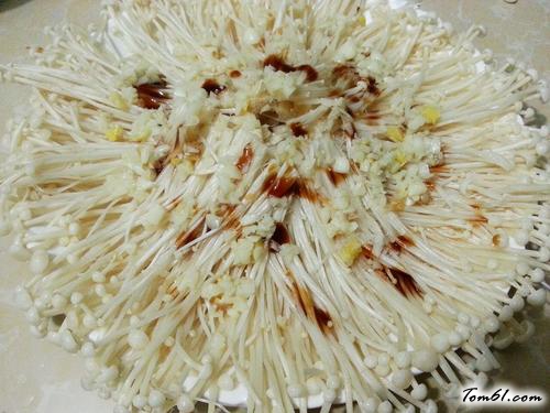 【蒜蓉金针菇蒸鸡翅】