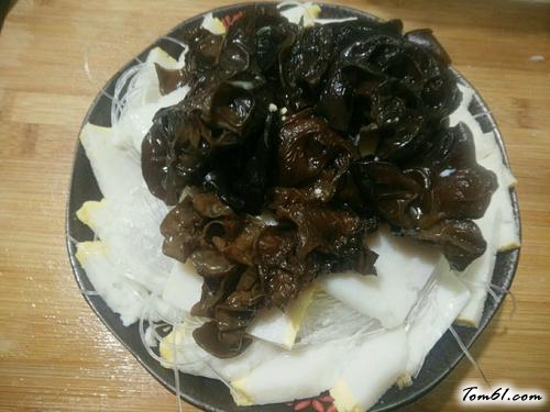 【聚宝盆（扣蒸鱼糕）】