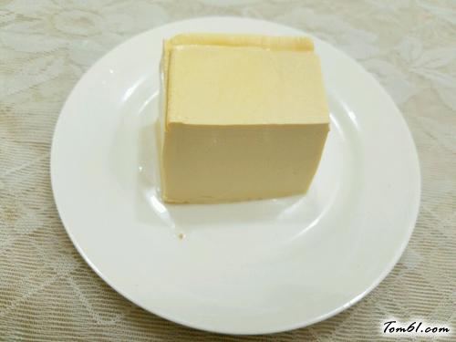 【剁椒肉末蒸豆腐】