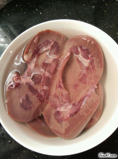 【胡椒蒸猪腰】