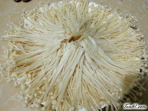 【蒜蓉金针菇蒸鸡翅】