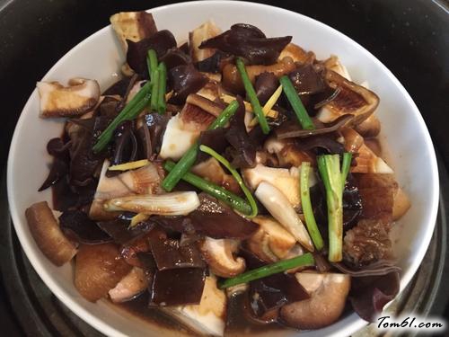 【冬菇蒸滑鸡】