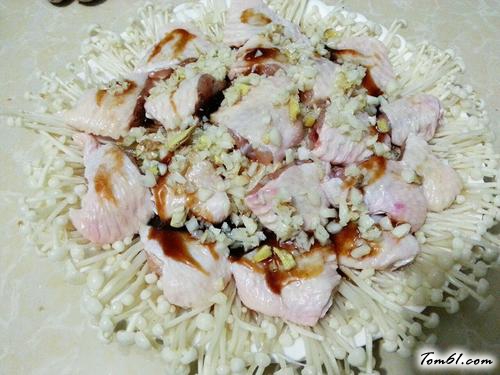 【蒜蓉金针菇蒸鸡翅】