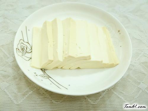 【剁椒肉末蒸豆腐】