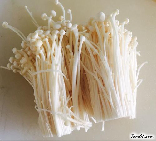 【豆皮金针菇卷】