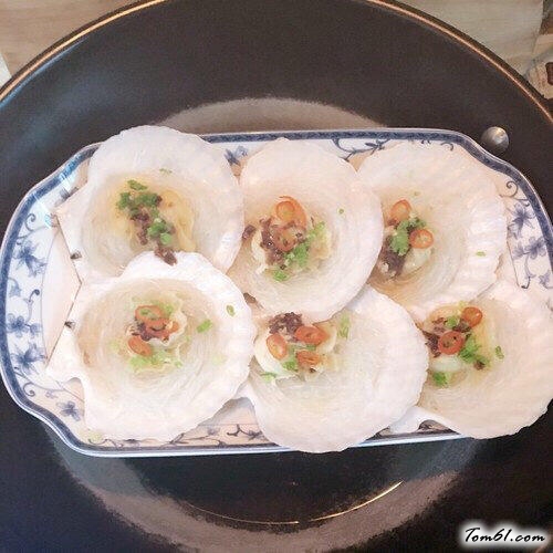 【蒜蓉粉丝蒸元贝】