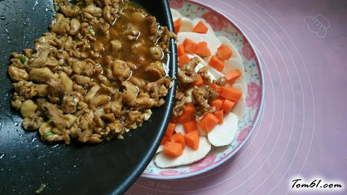 【鸡肉蒸芋头】