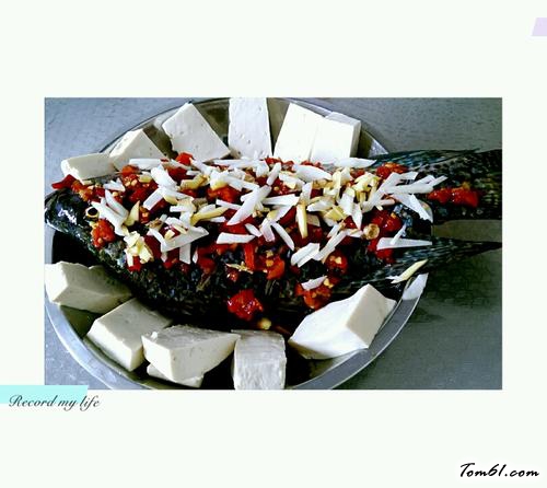 【剁椒蒸罗非鱼】