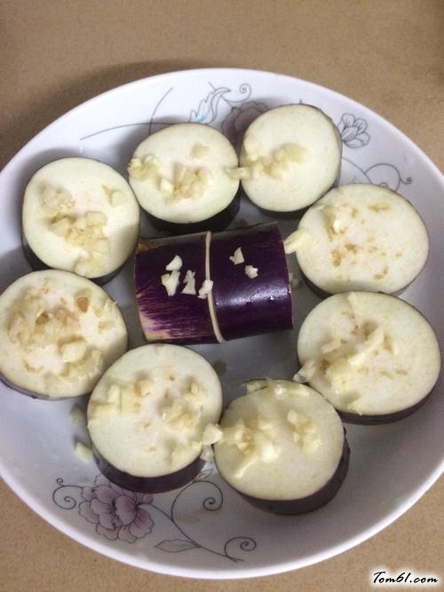 【肉末蒸茄子】