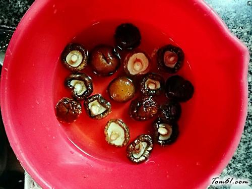 【冬菇蒸鸡（蒸蒸日上）】