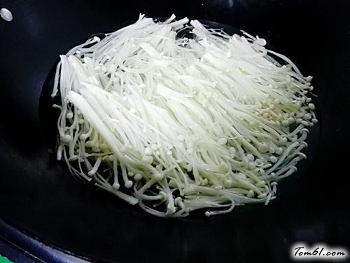 【金针菇蒸粉丝】