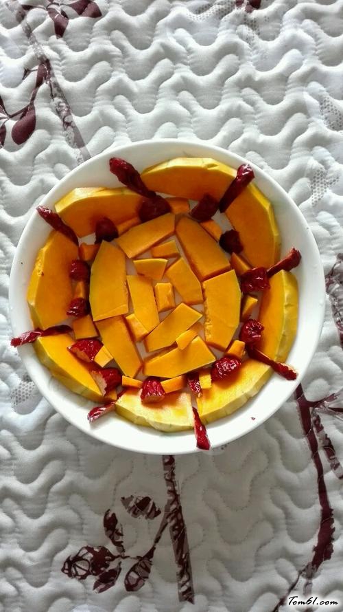 【百合红枣蒸南瓜】