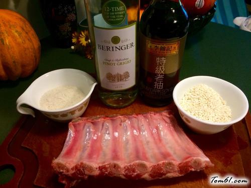 【糯米粉蒸排骨】