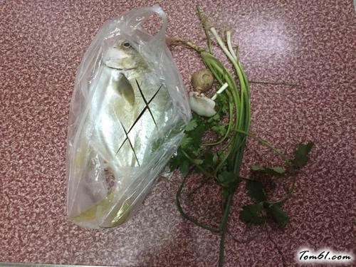 【清蒸金鲳鱼】