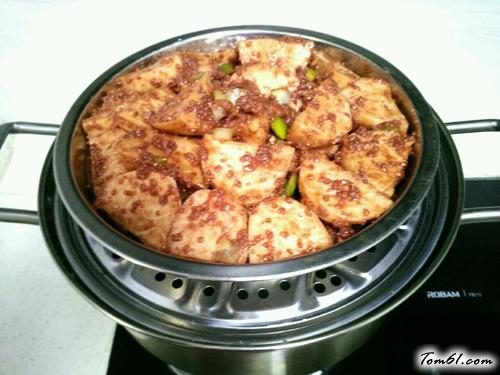 【香芋粉蒸排骨】