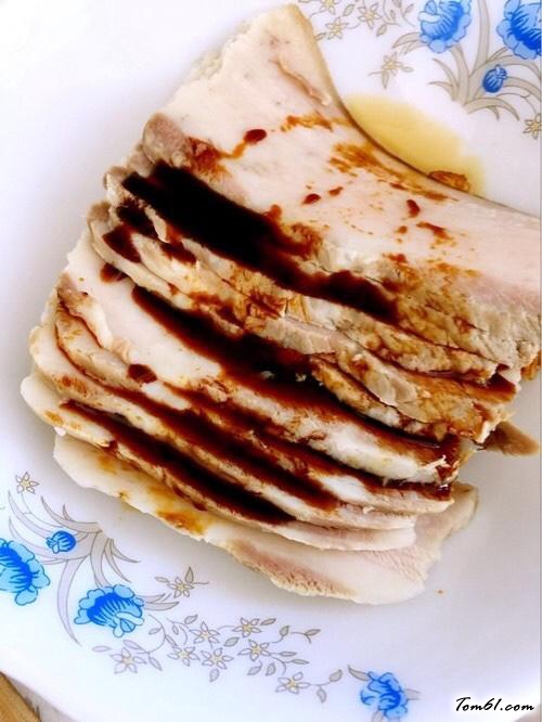 【黄花菜扣肉】