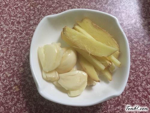 【香菇蒸鸡腿肉】