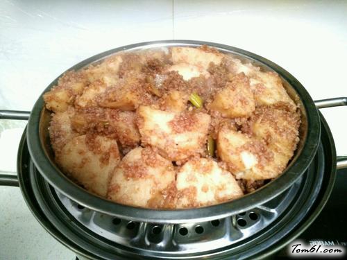 【香芋粉蒸排骨】