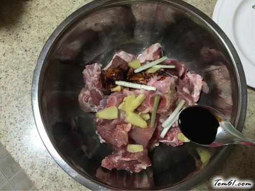 【糯米蒸排骨】