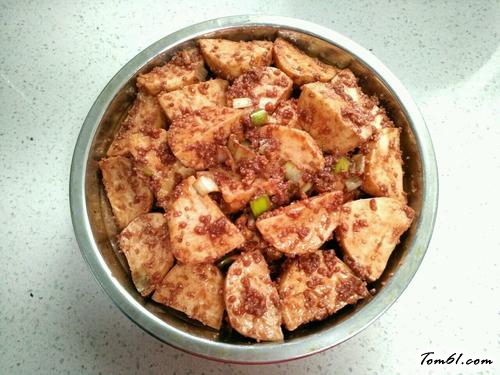 【香芋粉蒸排骨】