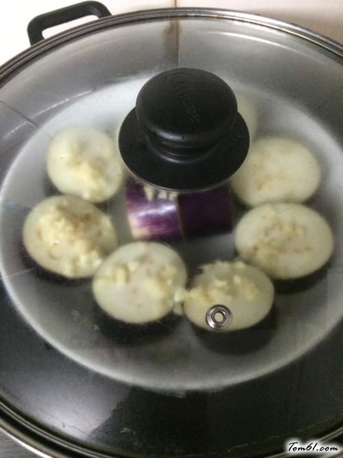 【肉末蒸茄子】