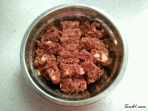 【香芋粉蒸排骨】