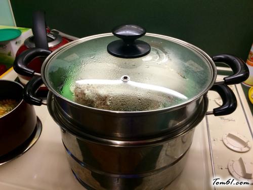 【糯米粉蒸排骨】