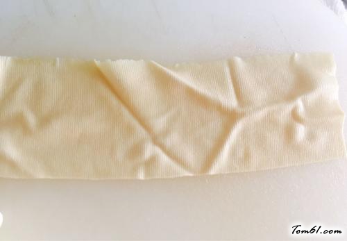 【豆皮金针菇卷】