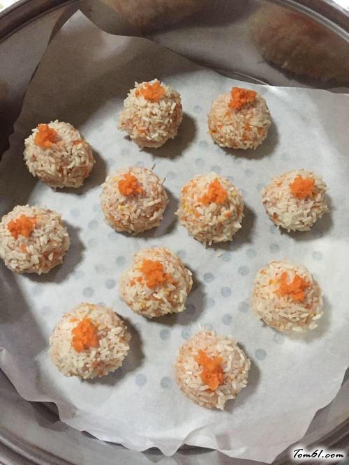 【玉米胡萝卜糯米珍珠丸子】