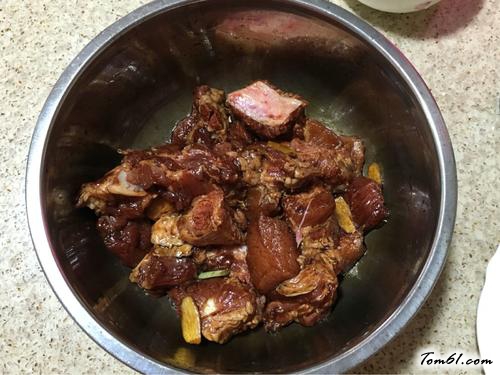 【糯米蒸排骨】