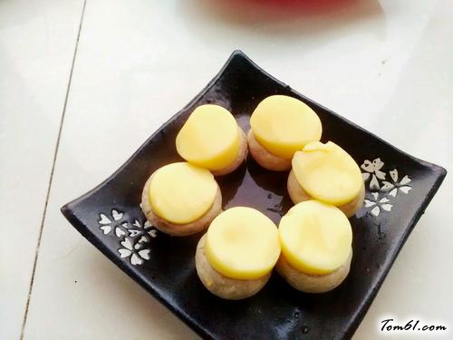 【口菇豆腐盅】