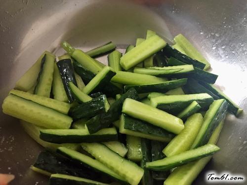 【家常腌黄瓜】