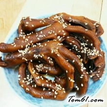 五香鸭掌的做法