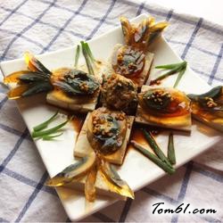 松花蛋拌豆腐的做法