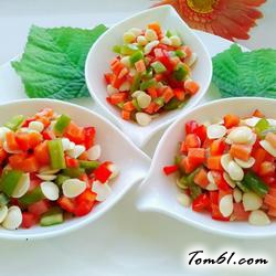 凉拌杏仁青红椒的做法