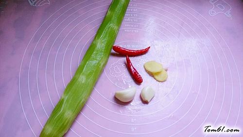 【凉拌莴笋丝】