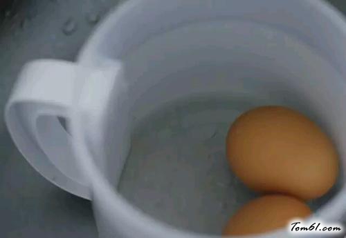 【香煎猪排佐缤纷蔬菜沙拉】