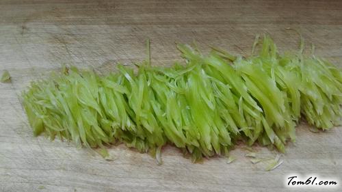 【凉拌青笋丝】