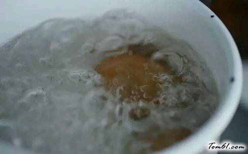 【香煎猪排佐缤纷蔬菜沙拉】