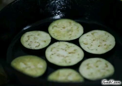 【香煎猪排佐缤纷蔬菜沙拉】