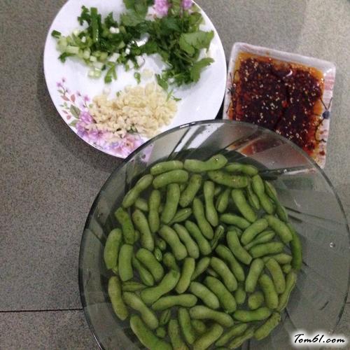 【爽口红油毛豆】