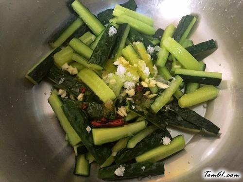 【家常腌黄瓜】