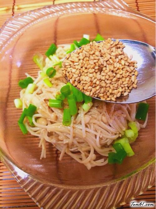 【凉拌金针菇】