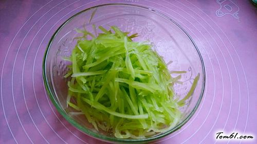 【凉拌莴笋丝】