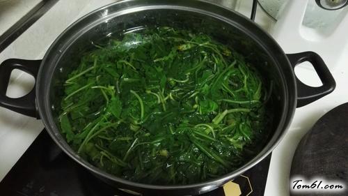 【凉拌蒲公英菜】