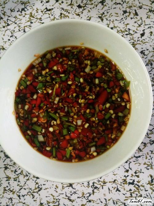 【皮蛋拌豆腐】