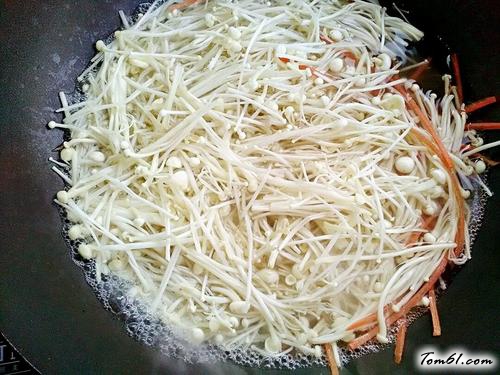 【蒜香青豆拌金针菇】