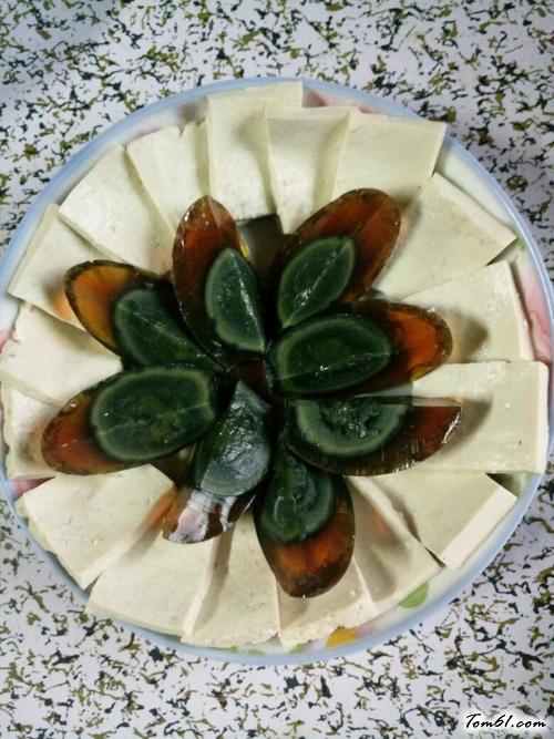 【皮蛋拌豆腐】