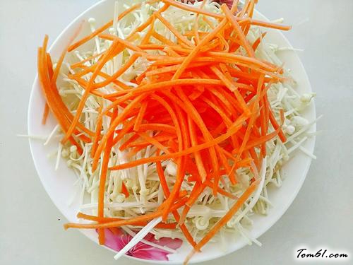 【蒜香青豆拌金针菇】